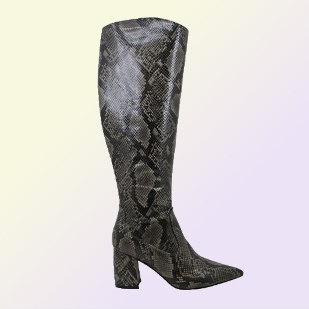 NWT Marc Fisher Snakeskin Retie 2 Boots